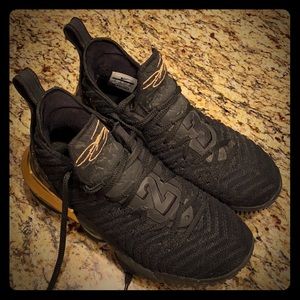 Lebron 16